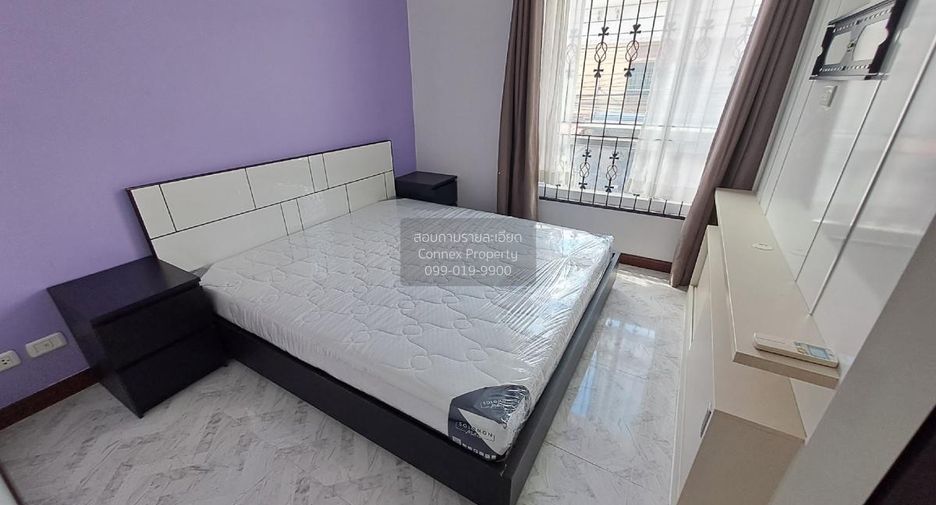 For rent 3 bedrooms townhouse in Suan Luang, Bangkok