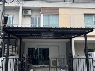 出租 3 卧室 联排别墅 在 Suan Luang, 曼谷