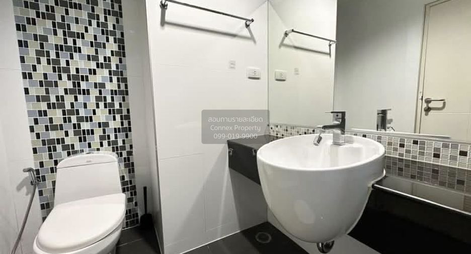 For rent 2 bedrooms condo in Bang Kapi, Bangkok