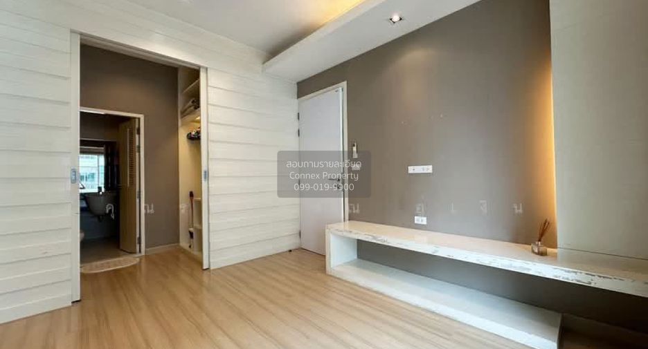 For rent 2 bedrooms condo in Bang Kapi, Bangkok