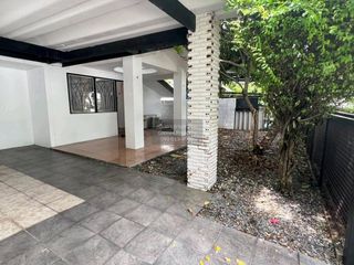 For rent 3 bedrooms house in Saphan Sung, Bangkok