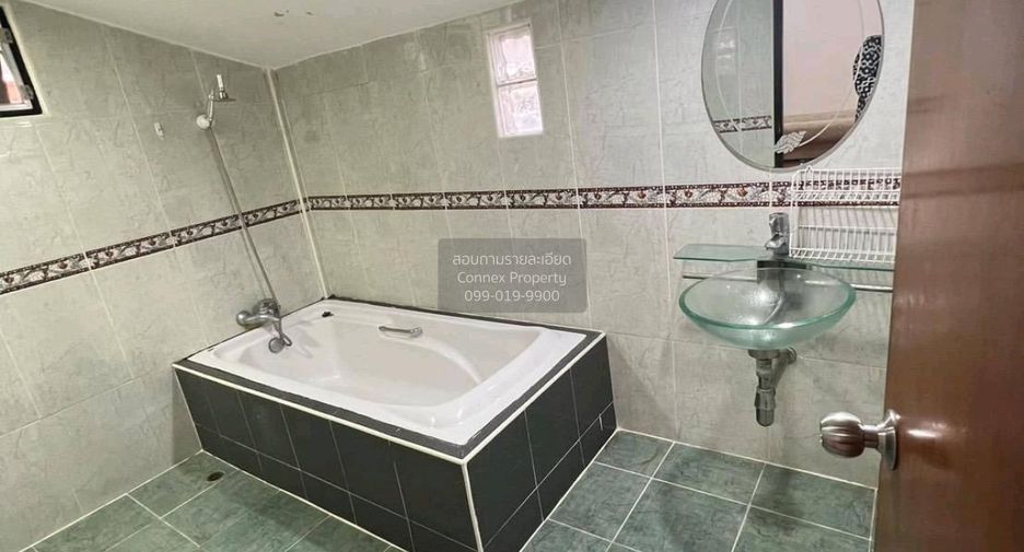 For rent 3 bedrooms house in Saphan Sung, Bangkok