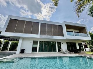Haus zur Miete mit 4 Zimmer in Mueang Phuket, Phuket