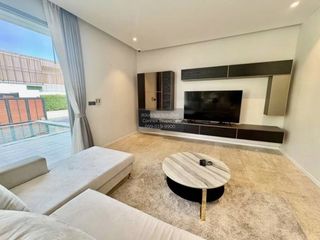Haus zur Miete mit 4 Zimmer in Mueang Phuket, Phuket