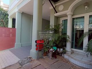 Reihenhaus zur Miete mit 4 Zimmer in Phra Khanong, Bangkok