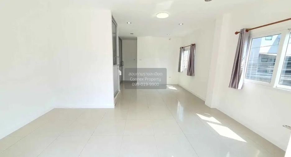 For rent 4 bedrooms townhouse in Sai Mai, Bangkok