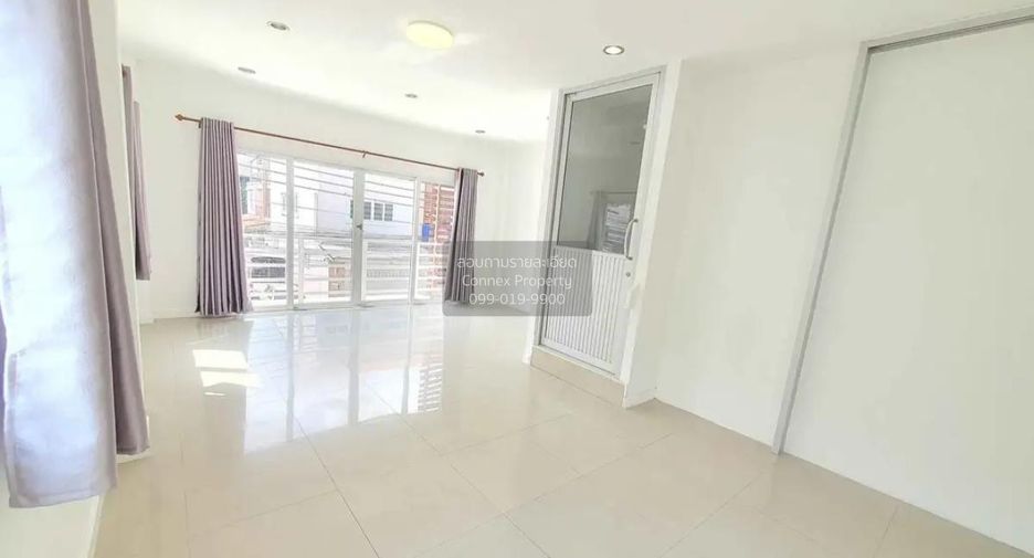 For rent 4 bedrooms townhouse in Sai Mai, Bangkok