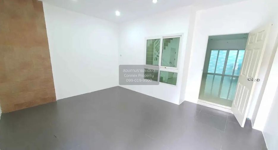 For rent 4 bedrooms townhouse in Sai Mai, Bangkok