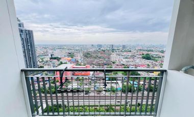 À louer 2 chambres condo à Thon Buri, Bangkok