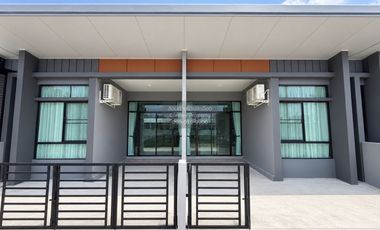For rent 4 bedrooms townhouse in Thalang, Phuket