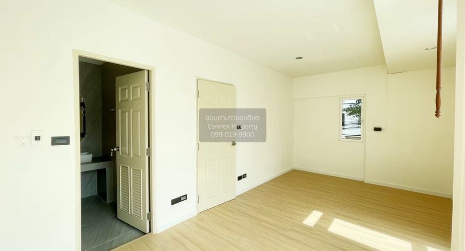 For rent 3 bedrooms townhouse in Mueang Pathum Thani, Pathum Thani