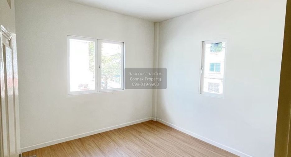 For rent 3 bedrooms townhouse in Mueang Pathum Thani, Pathum Thani