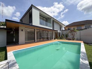 Haus zur Miete mit 5 Zimmer in Mueang Phuket, Phuket
