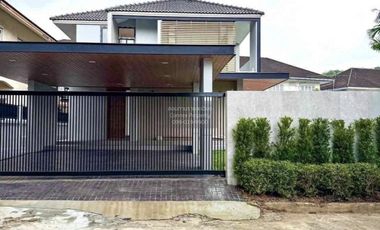 Haus zur Miete mit 5 Zimmer in Mueang Phuket, Phuket