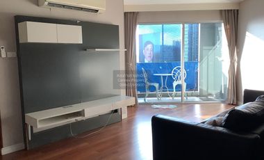 Wohnung zur Miete mit 3 Zimmer in Huai Khwang, Bangkok