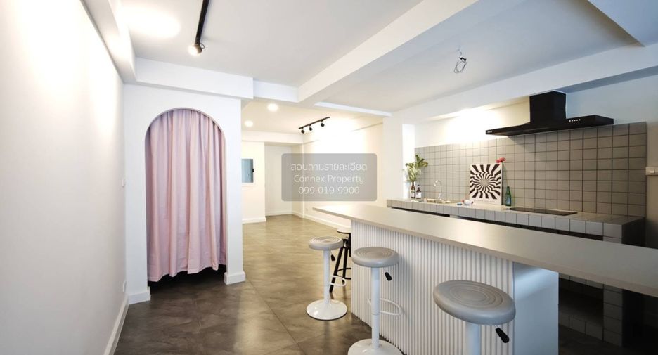 For rent 3 bedrooms townhouse in Lat Phrao, Bangkok