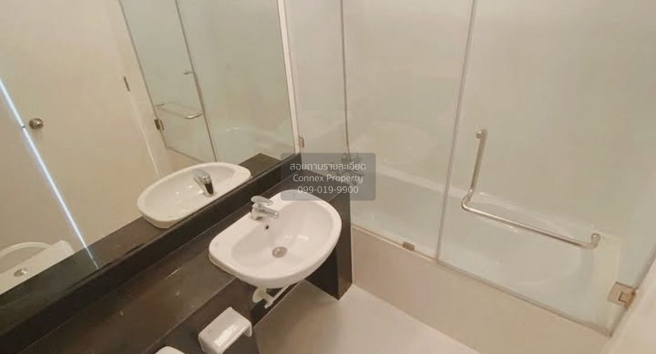 For rent 2 bedrooms condo in Thon Buri, Bangkok