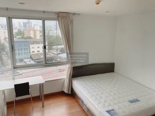 For rent 2 bedrooms condo in Thon Buri, Bangkok