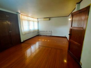 Haus zur Miete mit 3 Zimmer in Phra Khanong, Bangkok