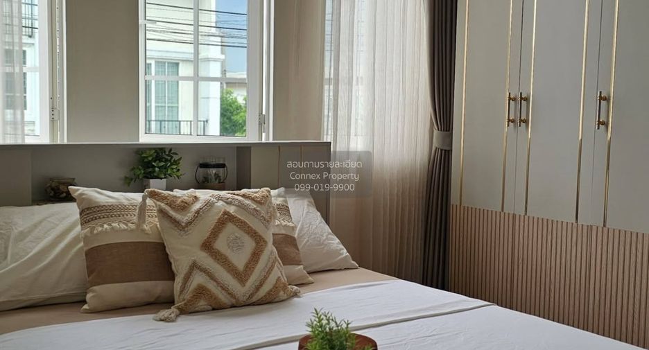 For rent 4 bedrooms townhouse in Bang Khen, Bangkok