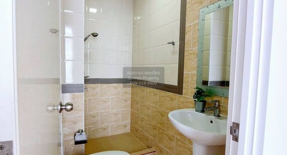 For rent 4 bedrooms townhouse in Bang Khen, Bangkok