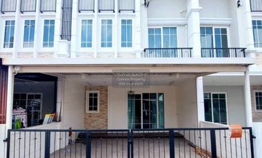 For rent 4 bedrooms townhouse in Bang Khen, Bangkok