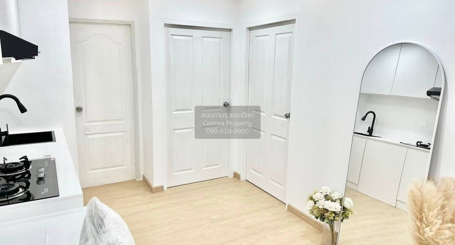 For rent 2 bedrooms condo in Bang Kapi, Bangkok