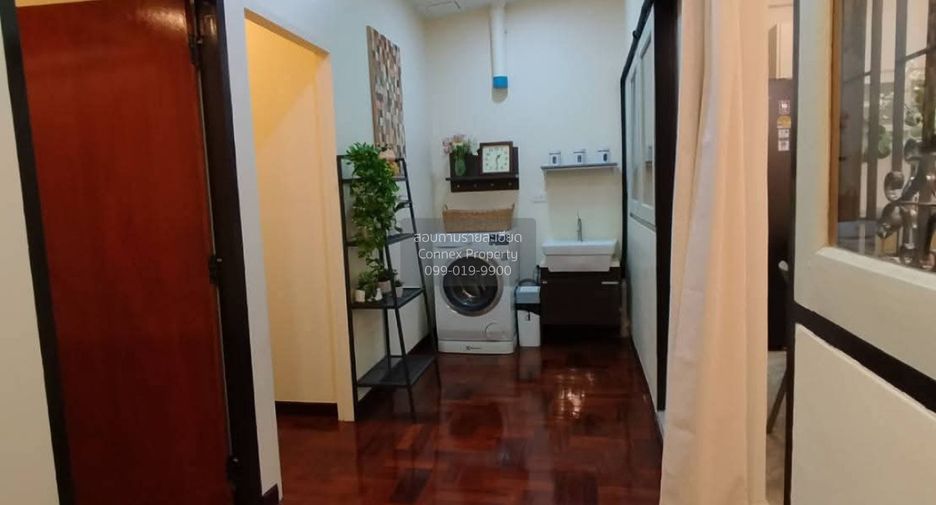 For rent 3 bedrooms townhouse in Bang Khen, Bangkok