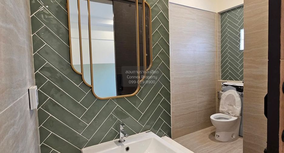 For rent 3 bedrooms townhouse in Bang Khen, Bangkok