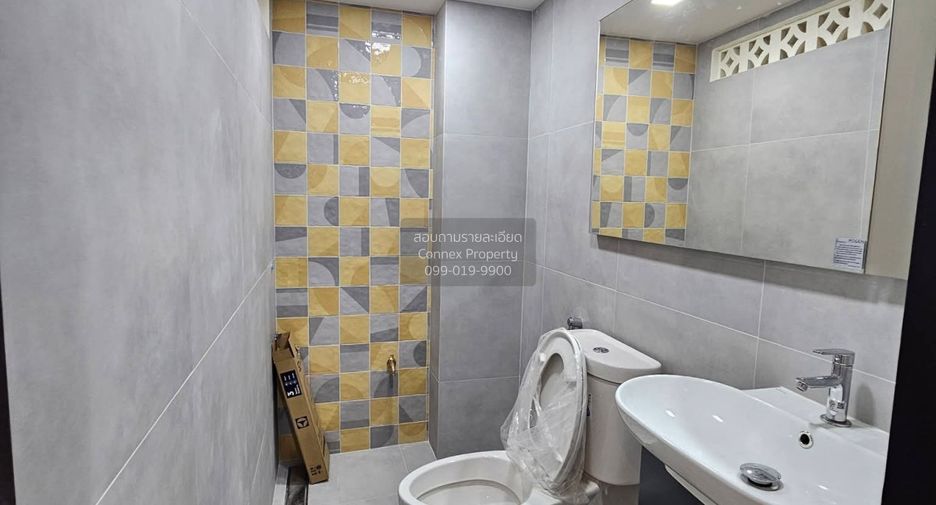 For rent 3 bedrooms townhouse in Bang Khen, Bangkok