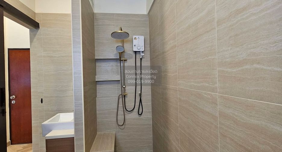 For rent 3 bedrooms townhouse in Bang Khen, Bangkok