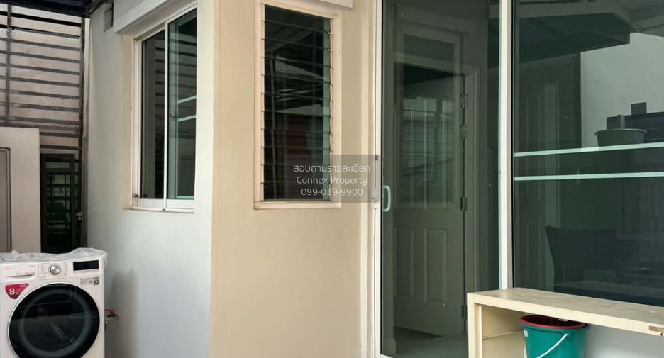 For rent 3 bedrooms townhouse in Bang Khen, Bangkok
