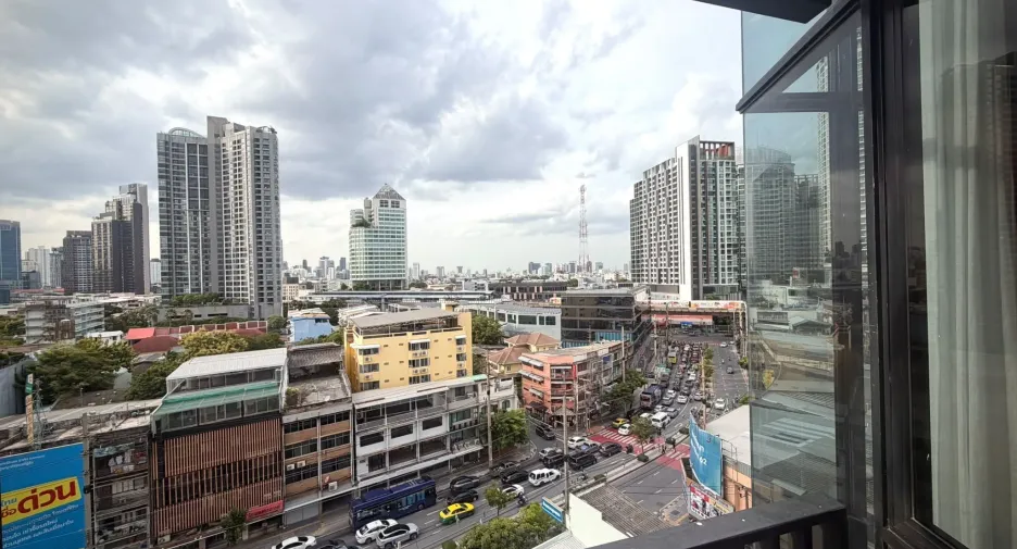 For rent 1 bed condo in Khlong Toei, Bangkok