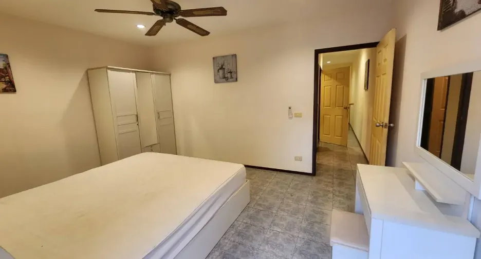 For rent 2 bedrooms townhouse in Bang Lamung, Chonburi