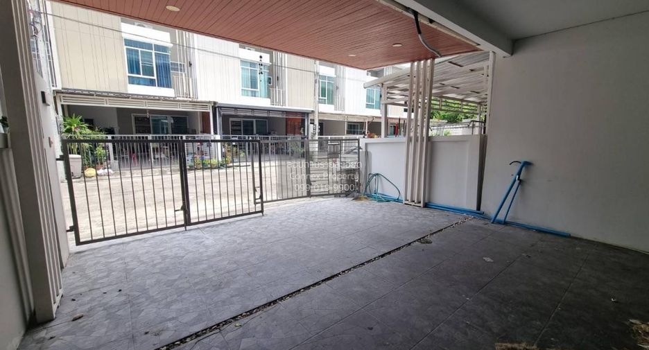 For sale 4 ベッドルーム townhouse in Phutthamonthon, Nakhon Pathom