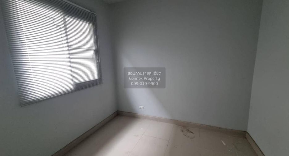 For sale 4 ベッドルーム townhouse in Phutthamonthon, Nakhon Pathom