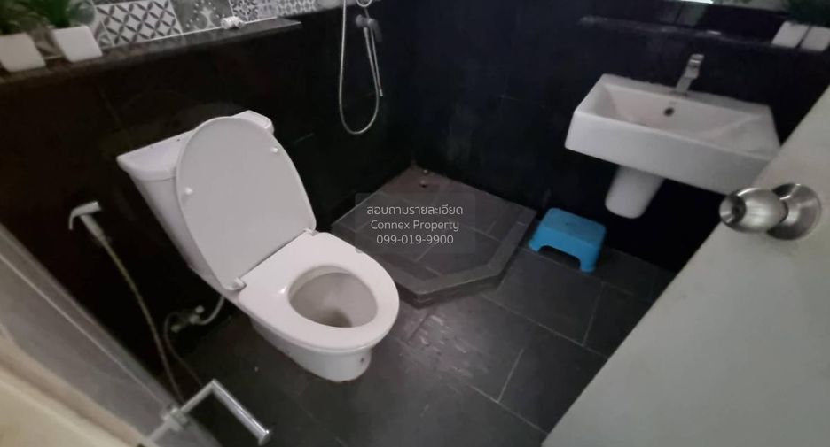 For sale 4 ベッドルーム townhouse in Phutthamonthon, Nakhon Pathom
