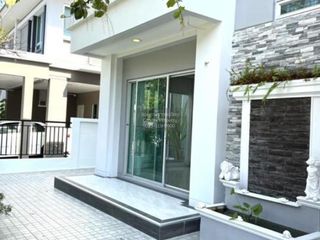 Casa en venta de 4 habitaciones en Khan Na Yao, Bangkok