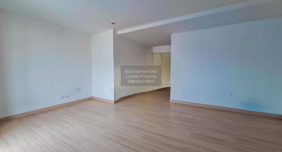 Reihenhaus zum Kauf mit 3 Zimmer in Pak Kret, Nonthaburi