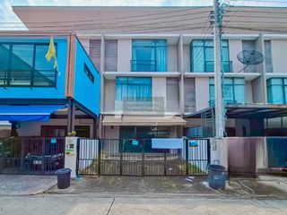 Reihenhaus zum Kauf mit 3 Zimmer in Pak Kret, Nonthaburi