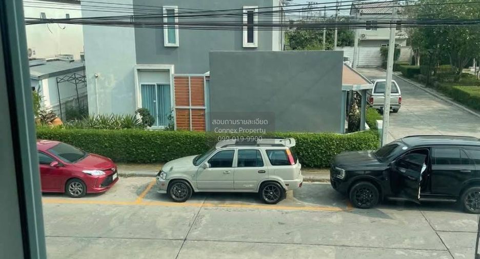 出售 4 卧室 联排别墅 在 Sai Noi, Nonthaburi