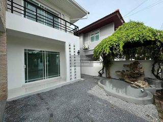 Haus zum Kauf mit 4 Zimmer in Thung Khru, Bangkok