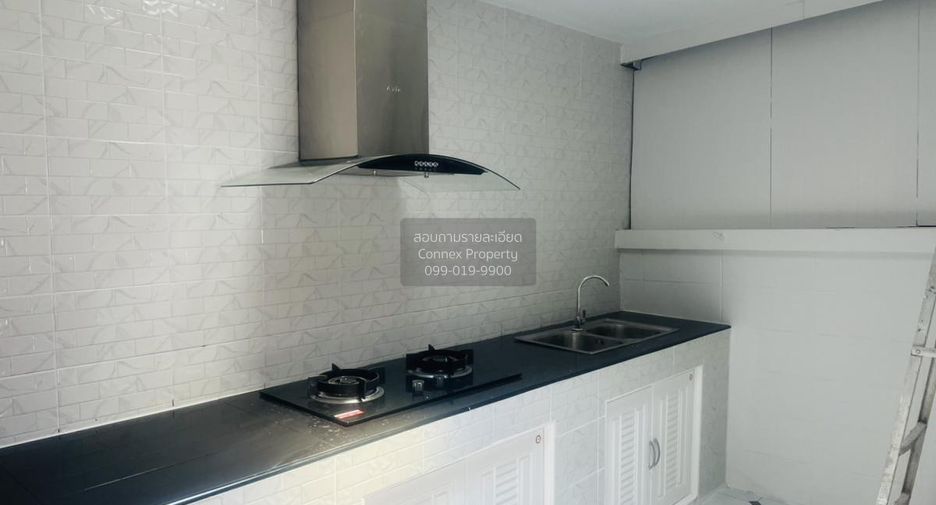 For sale 2 bedrooms townhouse in Min Buri, Bangkok