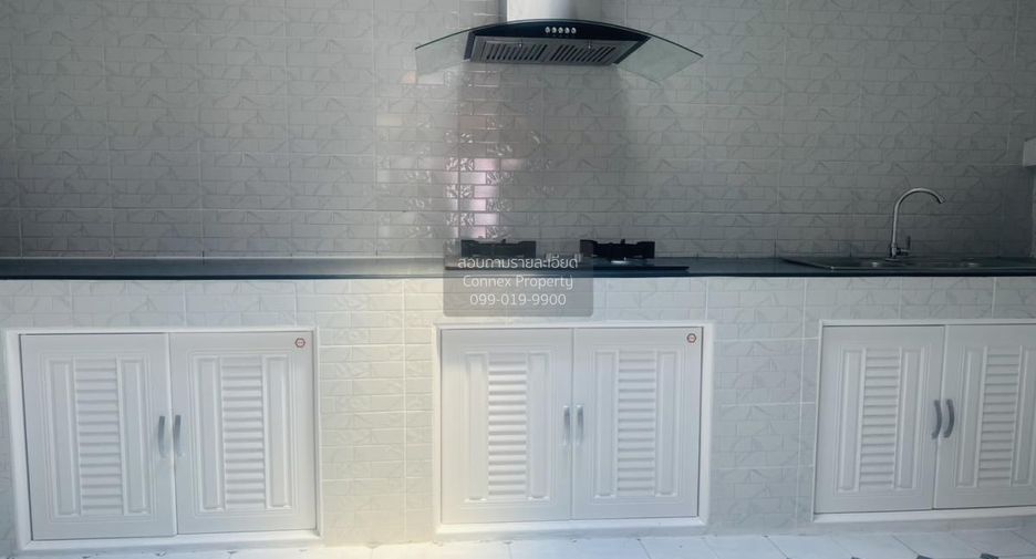 For sale 2 bedrooms townhouse in Min Buri, Bangkok
