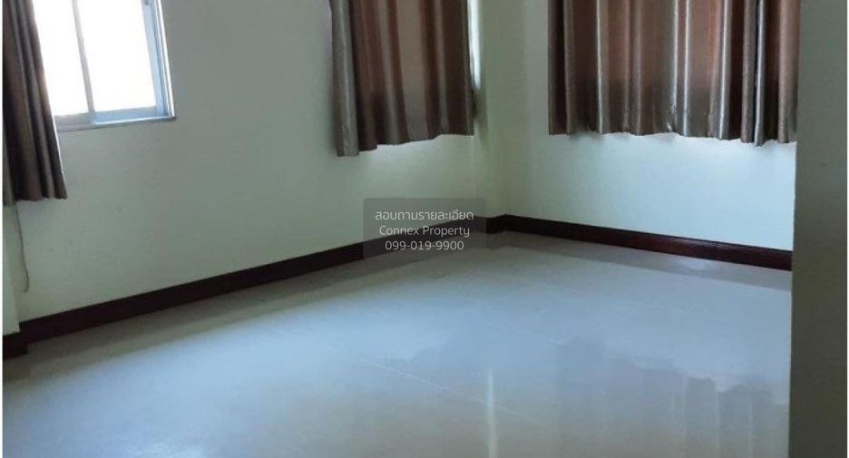 出售 3 卧室 独立屋 在 Sai Noi, Nonthaburi