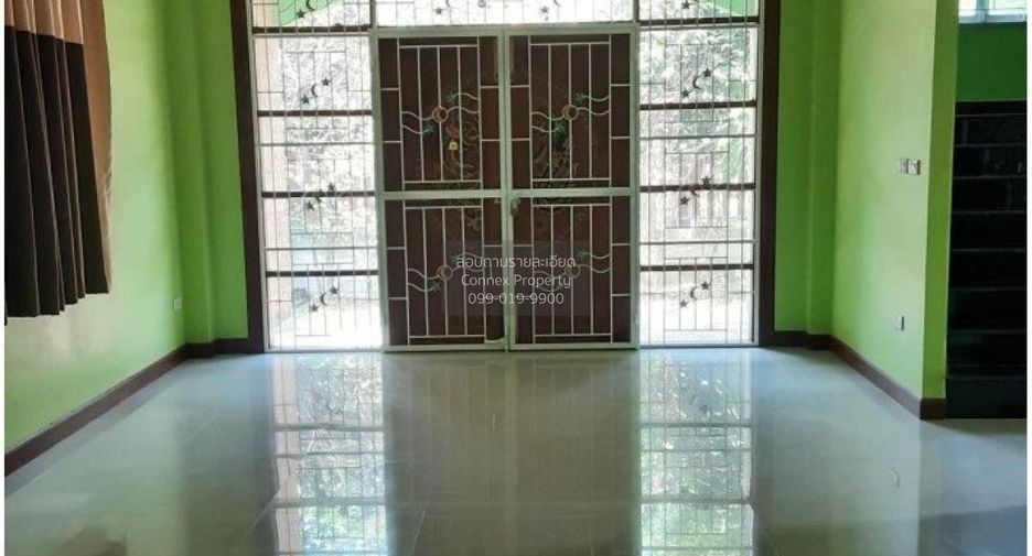 出售 3 卧室 独立屋 在 Sai Noi, Nonthaburi