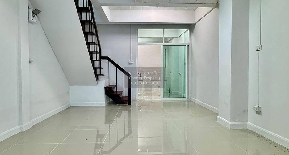 Reihenhaus zum Kauf mit 2 Zimmer in Pak Kret, Nonthaburi