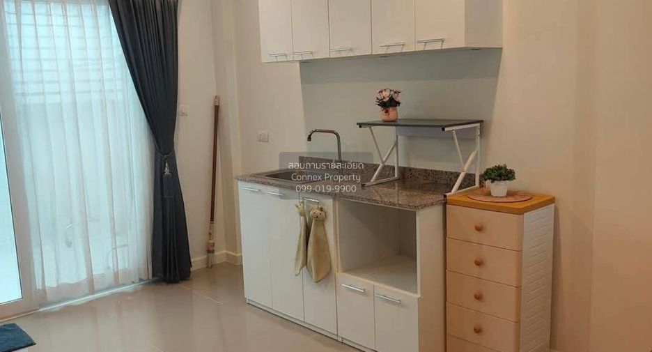 À vendre 3 chambres maison de ville à Krathum Baen, Samut Sakhon