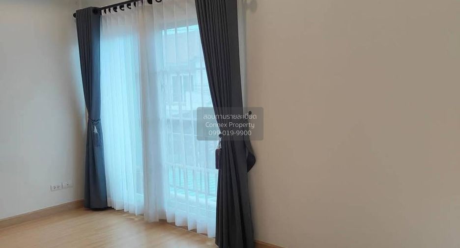À vendre 3 chambres maison de ville à Krathum Baen, Samut Sakhon