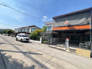 Reihenhaus zum Kauf mit 3 Zimmer in Pak Kret, Nonthaburi